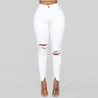 Calça Jeans Skinny Com Rasgos