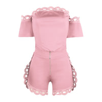 Macacão Curto Ombro a Ombro com Detalhes Vazados em Renda