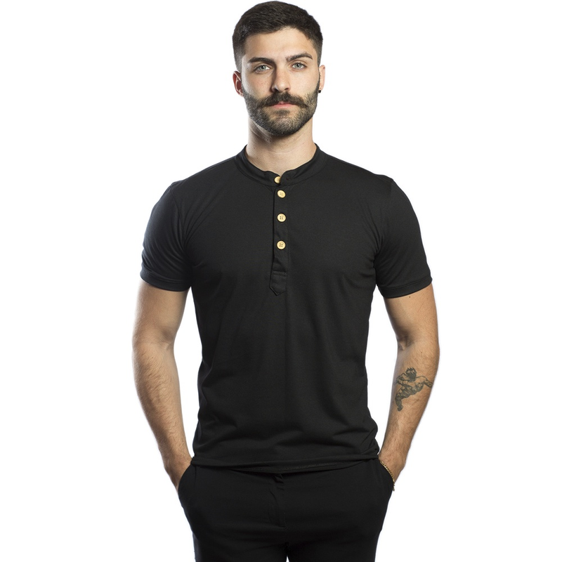 Camisa Henley Gola Padre com 3 Botões Amadeirados