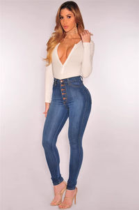 Calça Jeans Skinny com Botões Frontais