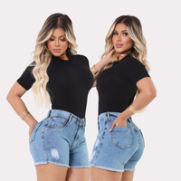 Short Jeans Feminino de Cintura Alta com Barra Desfiada em Tecido Premium