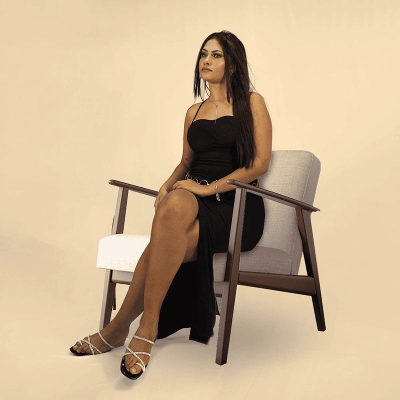 Vestido Longo Fendas Trançadas Elegante