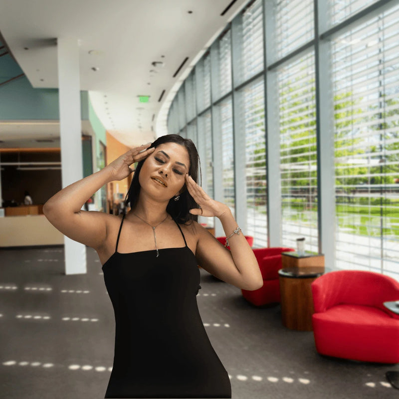 Vestido Longo Fendas Trançadas Elegante