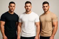 gere 3 homens musculosos usando camisetas caneladas de manga curta nas cores: preto, branco e areia